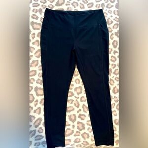 Women’s active Mondetta  black leggings